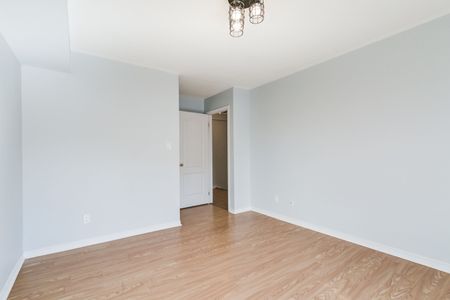 For Lease - 3250 Bentley Drive Unit# 60, Mississauga, Ontario - Photo 2