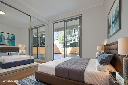 HUGE COURTYARD APARTMENT WITH PARKING - Photo 5
