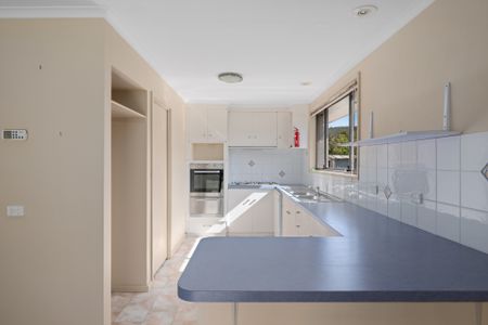 Freshly Updated Three Bedroom Two Bathroom Home In West Albury - Photo 3