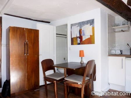 Logement à Paris, Location meublée - Photo 2