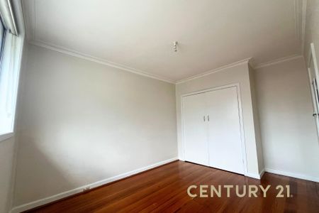 Neat Unit in Top Location - Photo 2