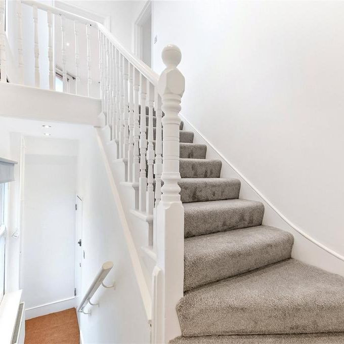 2 bedroom maisonette to rent - Photo 1