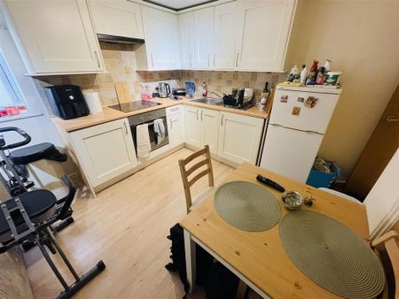 1 bedroom ground floor flat to rent - Photo 5