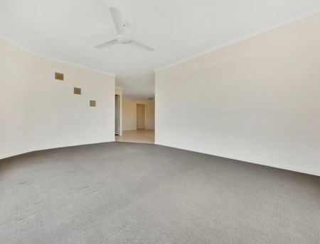 SPACIOUS FOUR BEDROOM FAMILY HOME - Photo 5