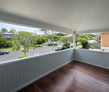 Modern Family Home with Ducted A/C - Photo 5