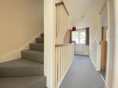 3 bedroom semi-detached house to rent - Photo 2