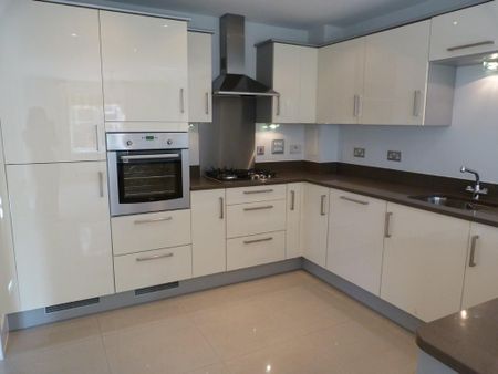 2 bedroom apartment to rent - Photo 4