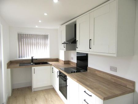 2 bedroom terraced house to rent - Photo 4