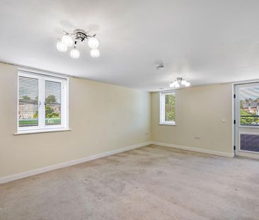 2 bedroom retirement property to rent - Photo 3