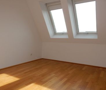 Rathausplatz - 3 Zimmer - Dachgeschoss - Wohnung mit Terrasse! - Photo 4
