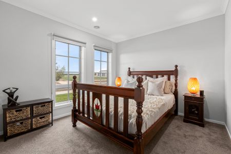 Contemporary Style, Convenient Location - Photo 5