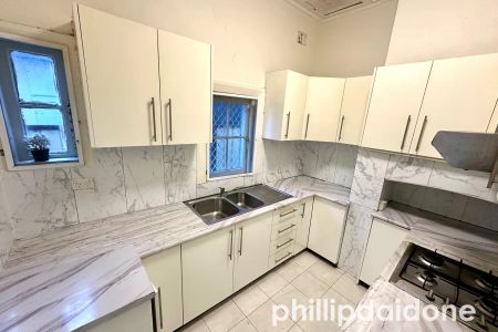 “3 BEDROOM HOME...” - Photo 2