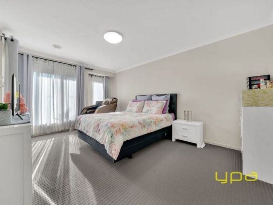 7 Guinea Flower Drive, CRANBOURNE WEST - Photo 1