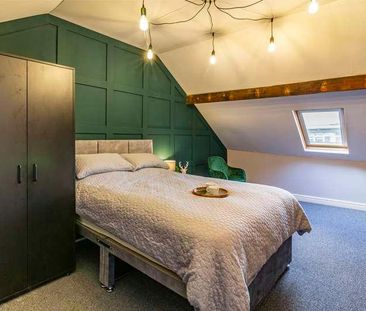 Luxury Bedroom House, LN2 - Photo 5