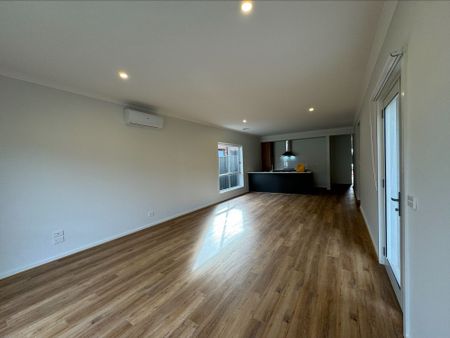 Spacious Living with Modern Comforts - Photo 2