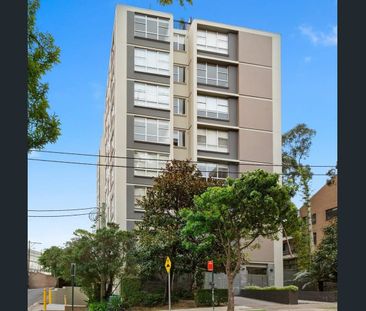 Sunny Parkside Apartment Providing Exceptional Lifestyle Convenience - Photo 6