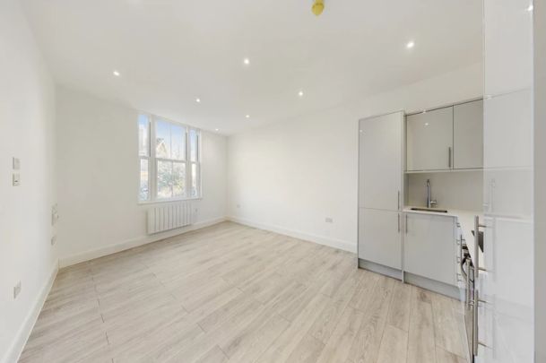 Bushey Grove Road, Bushey, London, WD23 - Photo 1