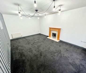 4 bedroom detached house to rent - Photo 3