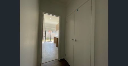 FOUR BEDROOM HOME - LOW MAINTENANCE ! - Photo 5