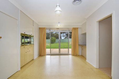 31 Green Lane, Orange. - Photo 3