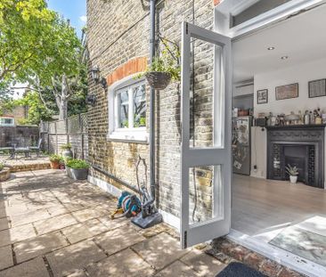 2 bedroom maisonette to rent - Photo 4