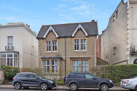 A 1 Bedroom Flat in Montpellier GL50 1UX - Photo 2