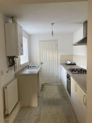 Two Bedroom, Windmill Terrace, St Thomas, Swansea. - Photo 5