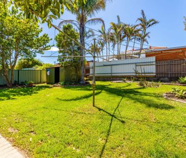 Three Bedroom Home With Water Views! - Photo 4