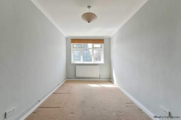 2 bedroom property to rent in Epsom - Photo 1