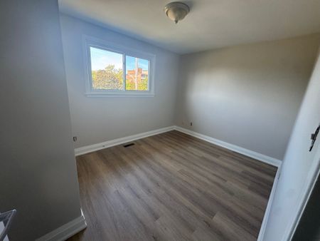 For Lease - 34 Rita Drive Unit# Upper, Toronto, Ontario - Photo 4