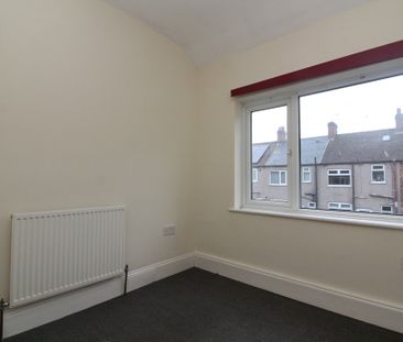 2 Bedroom Mid Terraced House - Photo 4