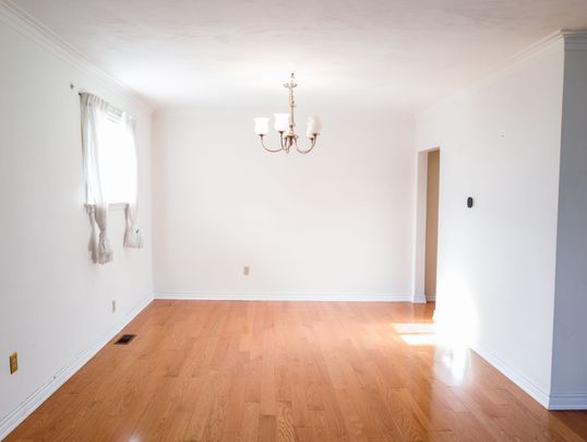 For Lease - 27 Beacham Crescent, Toronto, Ontario - Photo 1