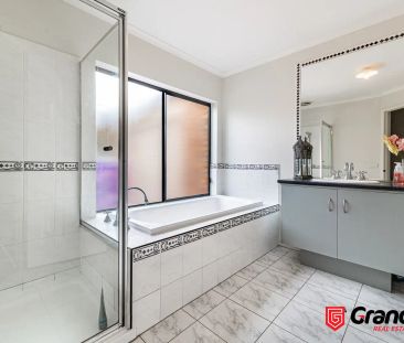 “3 BEDROOM FAMILY HOME LOCATED IN A PRIME AREA OF BERWICK !” - Photo 2