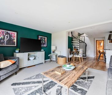 3 bedroom detached house to rent - Photo 3