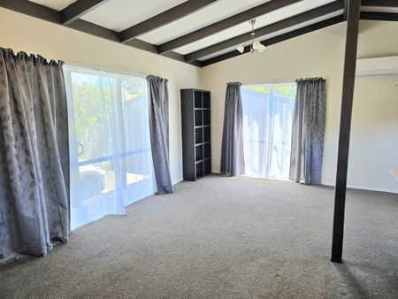 Lovely Home in Oxford Terrace - Photo 3