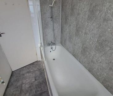 4 bedroom flat share to rent - Photo 2