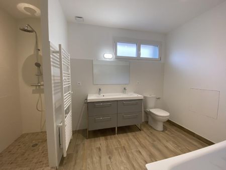 Location Appartement 4 pièces 104m² ST PIERRE D ALBIGNY 73250 - Photo 2