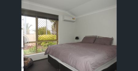 Spacious 3 x 1 house easy care and secure - Photo 3