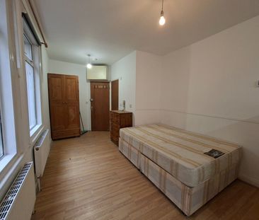 Studio Flat, St Margarets Avenue, N15 - Photo 1