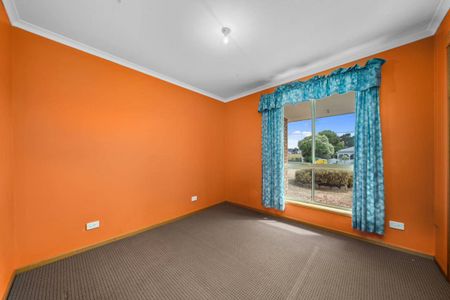 Charming Family Home in Prime Brighton Location - Photo 2