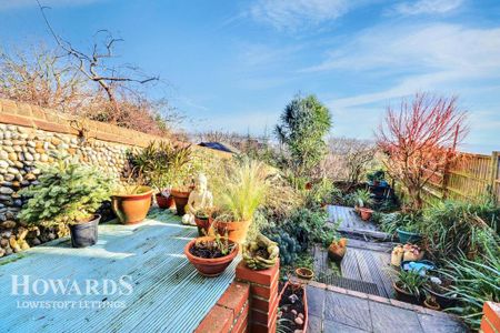 4 bedroom terraced house to rent - Photo 2