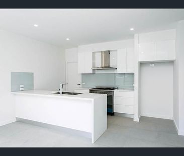 Walk to the Marina! - Photo 1