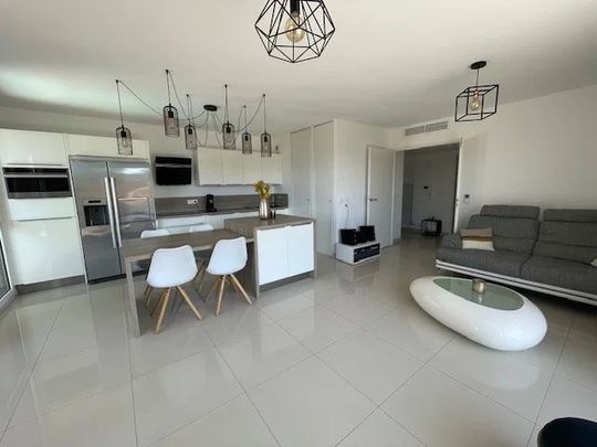 Location Appartement 3 pièces 70m² LE CANNET 06110 - Photo 1