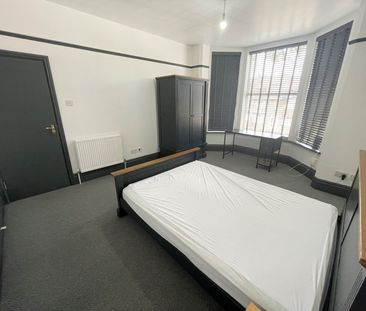 Room 6, Gregory Boulevard, NG7, Nottingham - Photo 4