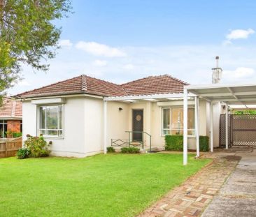 Beautifully presented family home set in prime location, offering b... - Photo 4