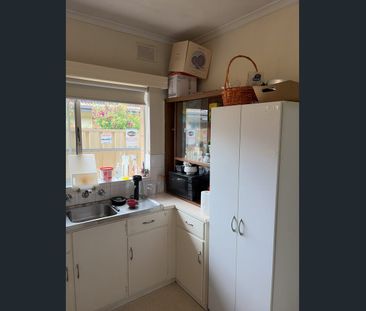 Low-Maintenance Living in Prime Clearview Location - Photo 6