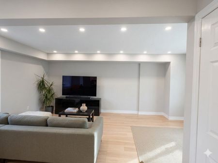 For Lease - 5 Haida Square, Brampton, Ontario - Photo 2