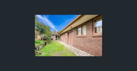 Elevated Living with Scenic Views in Doncaster - Photo 4