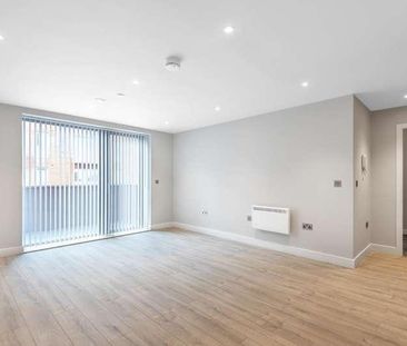 Slough, Berkshire, SL2 - Photo 2