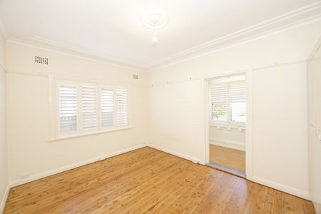195 Sailors Bay Road (Near Euroka Street), Northbridge NSW 2063 - House For Rent | Domain - Photo 5